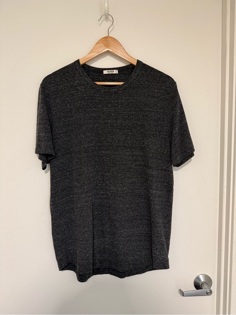 Buck Mason Vintage Tri-Blend Curved Hem T-Shirt (Heather Charcoal / L)